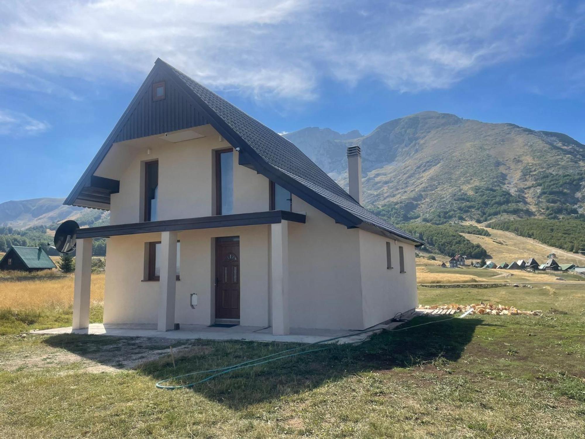 Cozy House With Sauna Near Durmitor National Park בית נופש זבליאק